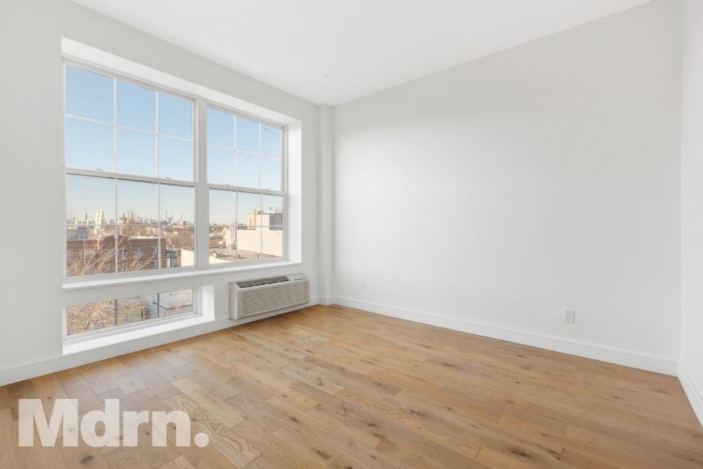 1229 Putnam Ave #5B - Photo 3 of 7