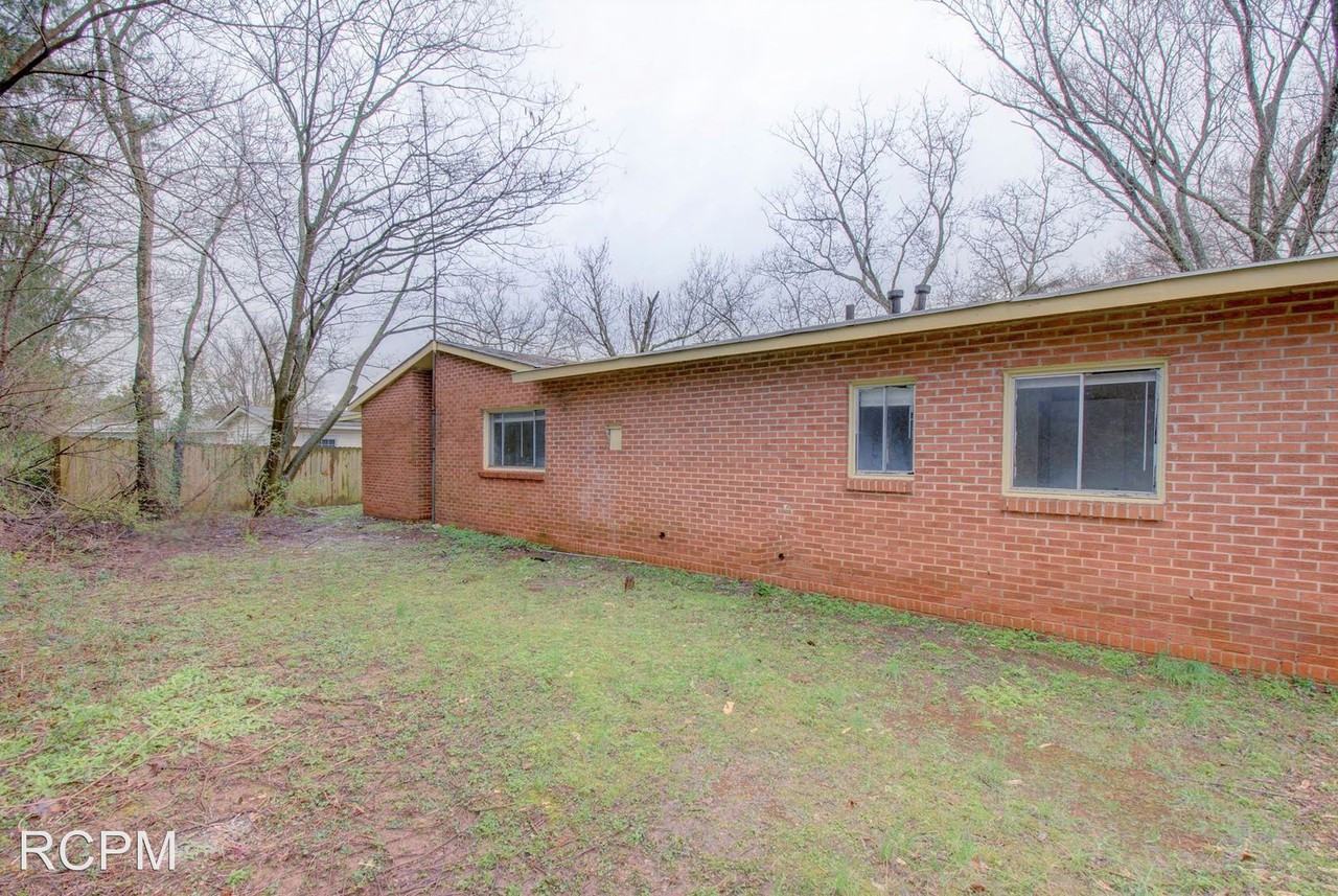 112 Wilkenson Drive Ne - Photo 2 of 35