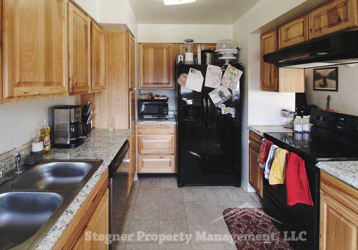 1305 Springfield Drive - Photo 3 of 11