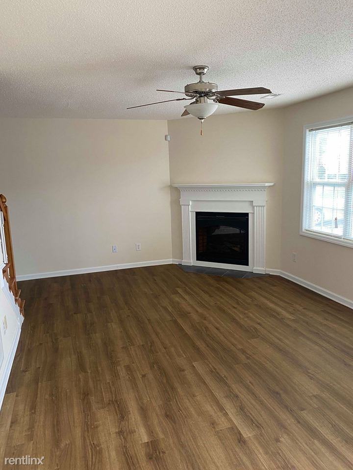 Vancroft  Thomes - Photo 2 of 9