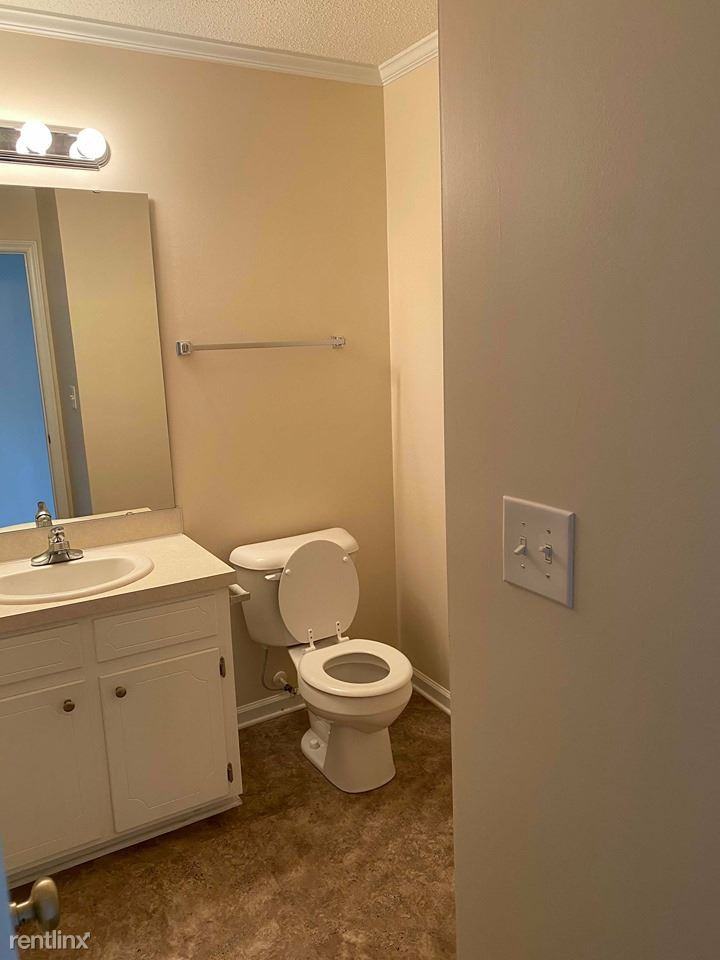 Vancroft  Thomes - Photo 3 of 9