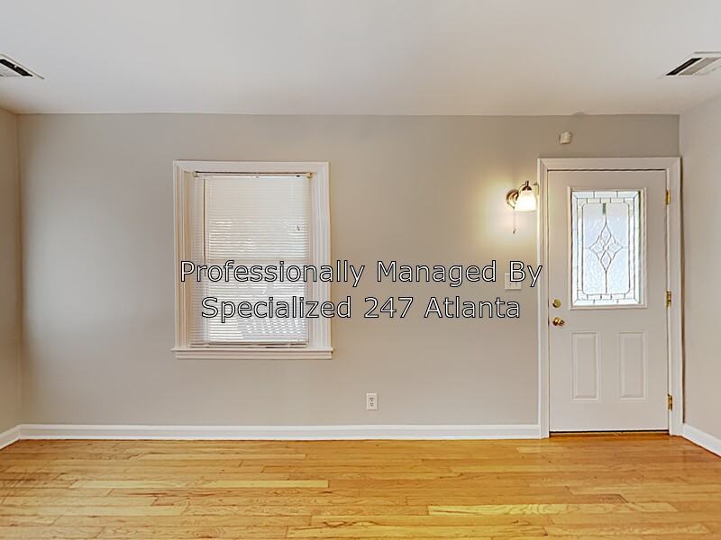 313 Maple St - Photo 3 of 15