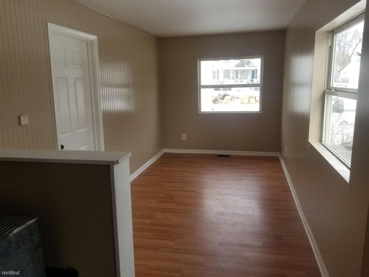 1913 26th St - Photo 3 of 4