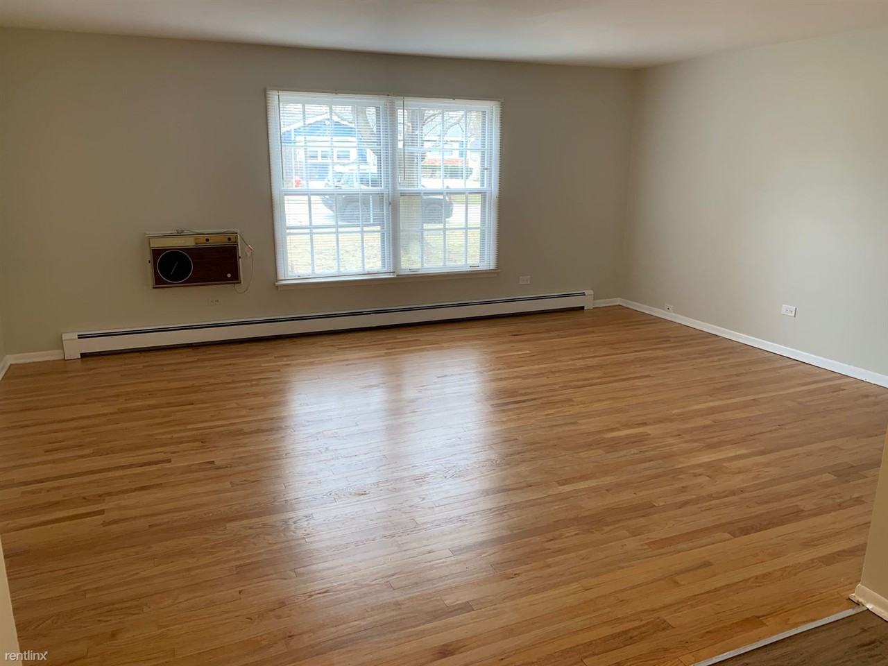 152 Walton St - Photo 2 of 8