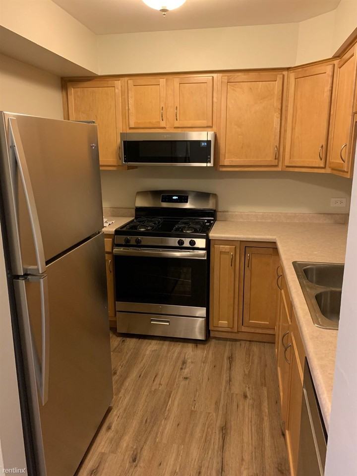 152 Walton St - Photo 3 of 8