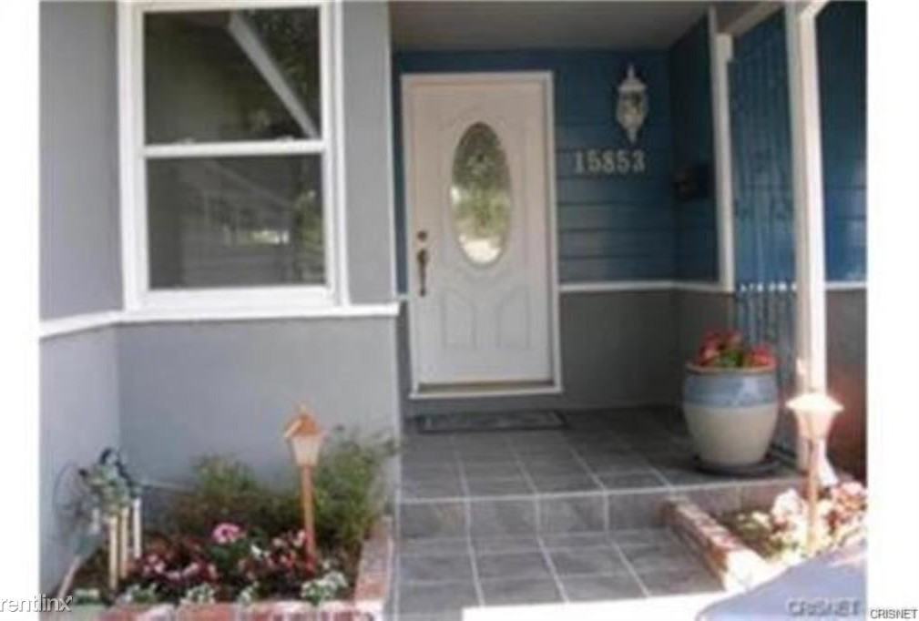 15853 Romar St - Photo 2 of 10