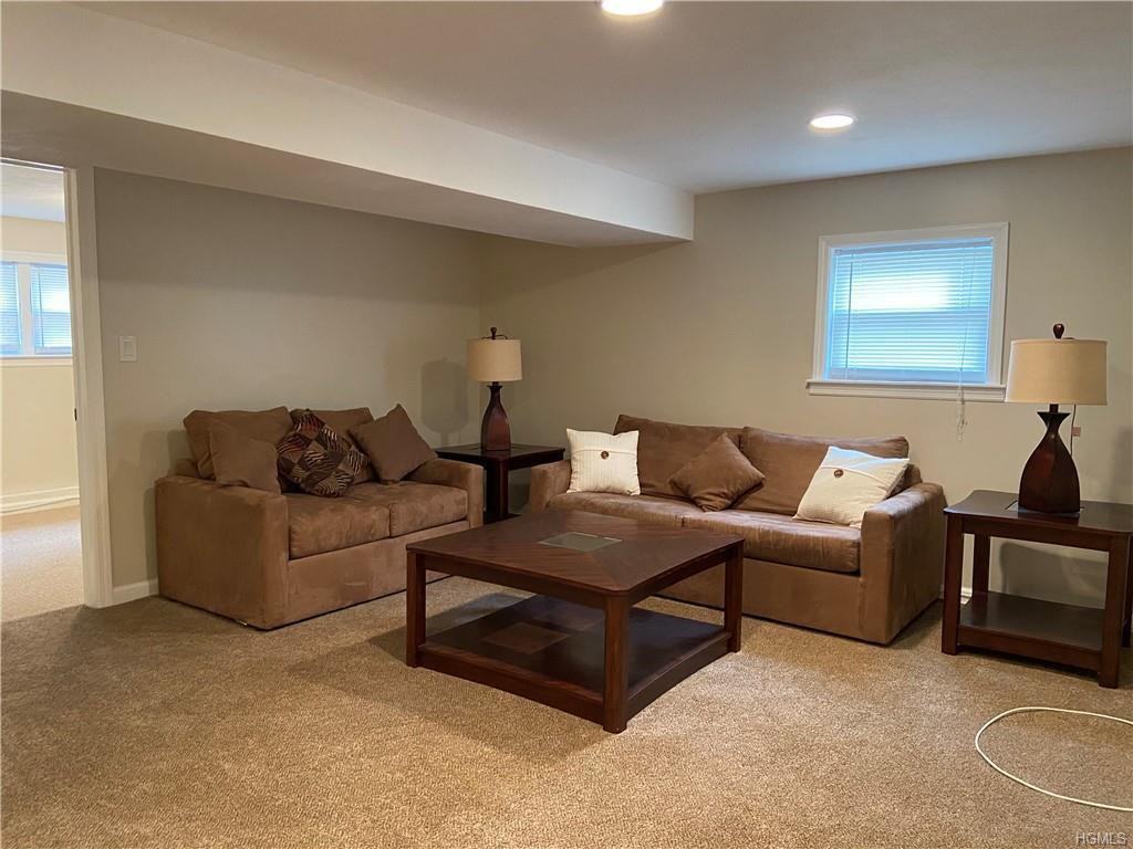 34 Sengstacken Drive - Photo 2 of 8