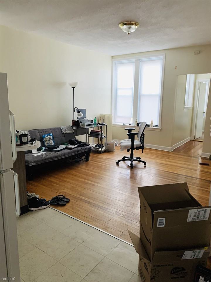 1118 Commonwealth Ave - Photo 2 of 4