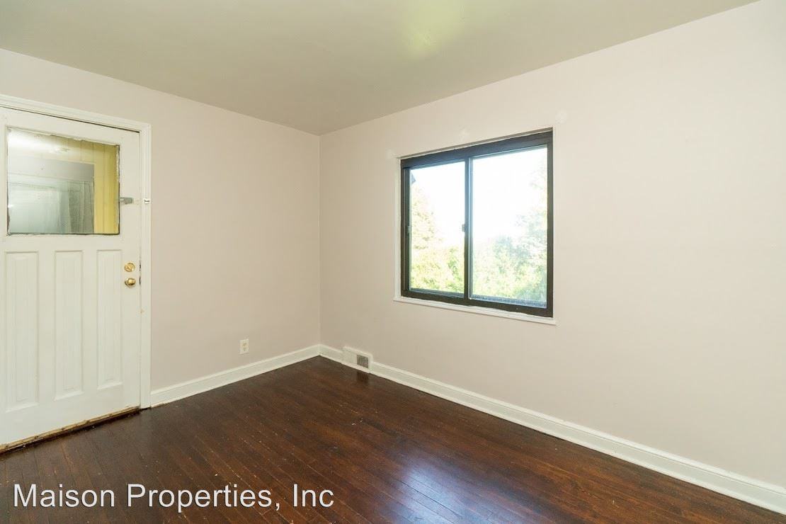 60 RAND STREET - Photo 2 of 7