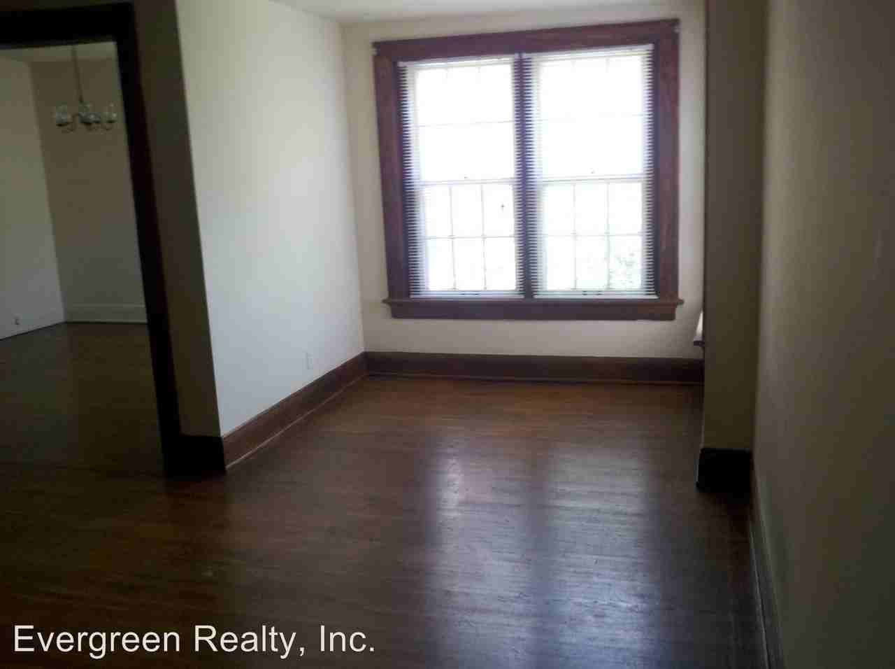 The Broadmoor 880-886 E. Broad St. - Photo 2 of 6