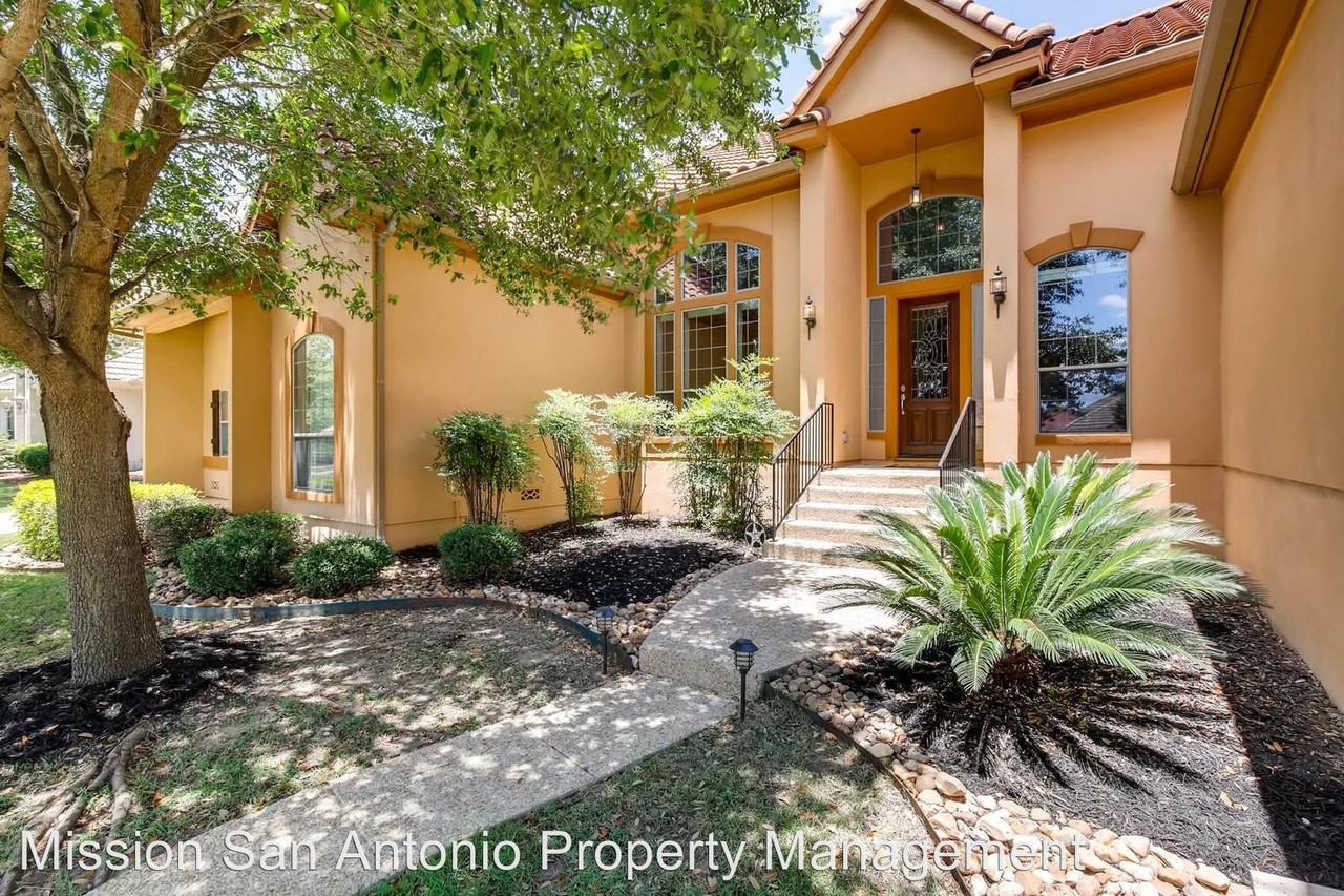 31 Three Lakes Drive - Photo 2 of 10