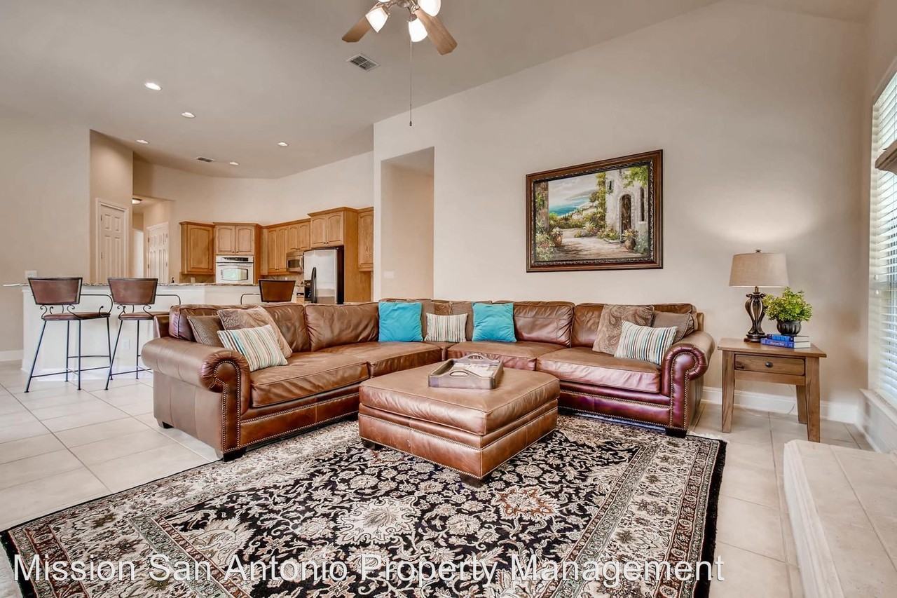 31 Three Lakes Drive - Photo 3 of 10