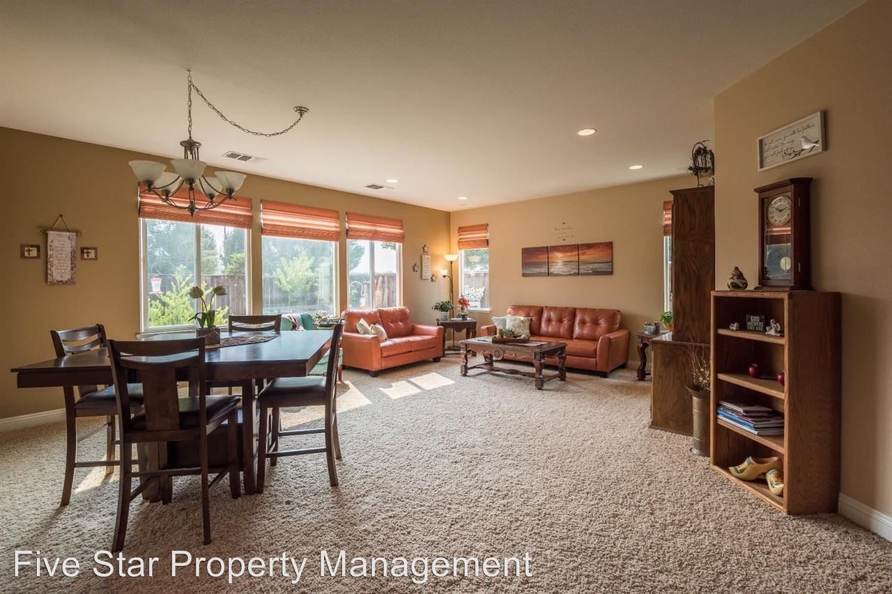 3394 Silverwood St - Photo 3 of 30