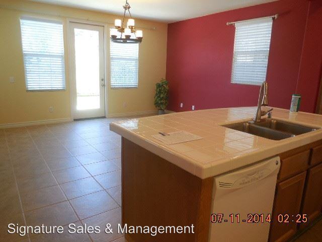 2913 Breezy Meadow Circle - Photo 3 of 10