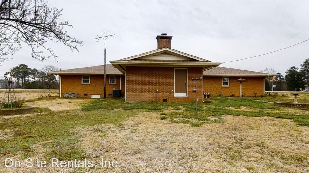 2720 Jefferson Davis Hwy - Photo 2 of 19