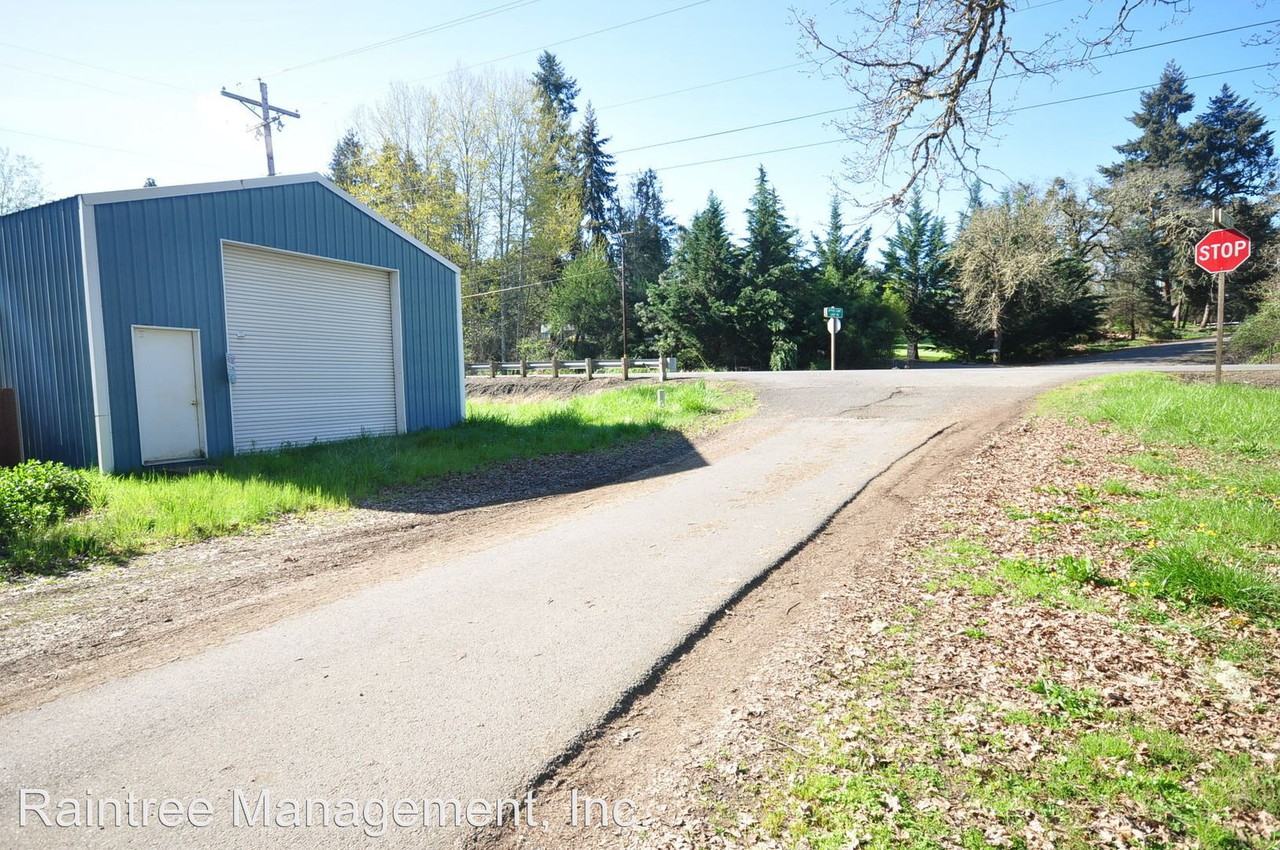 Lone Pine Ln - Photo 3 of 5