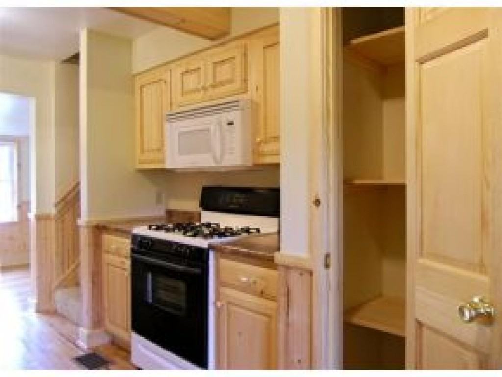 149 Bay Lane - Photo 3 of 19