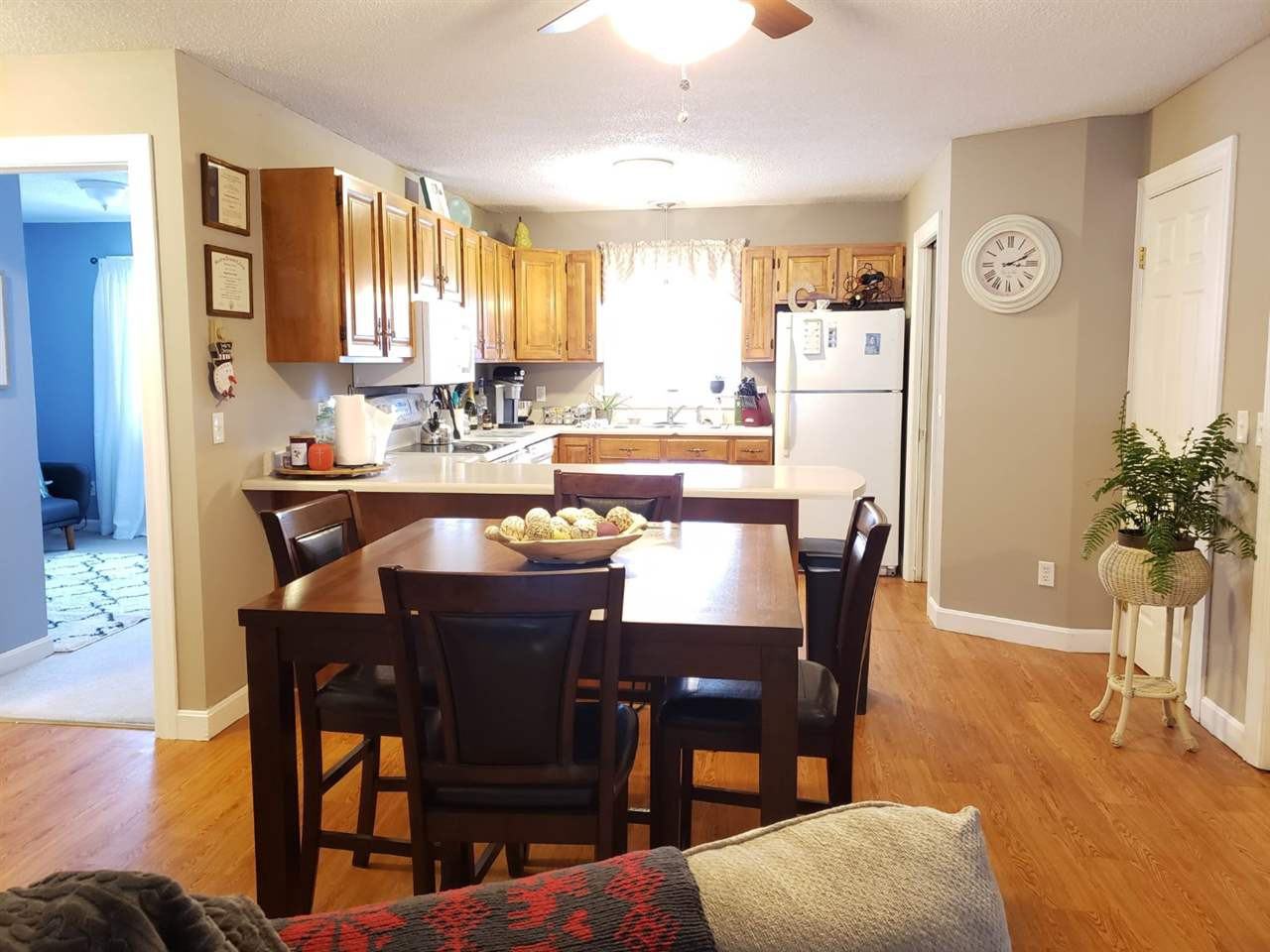 140 Kingsbury Circle - Photo 3 of 12