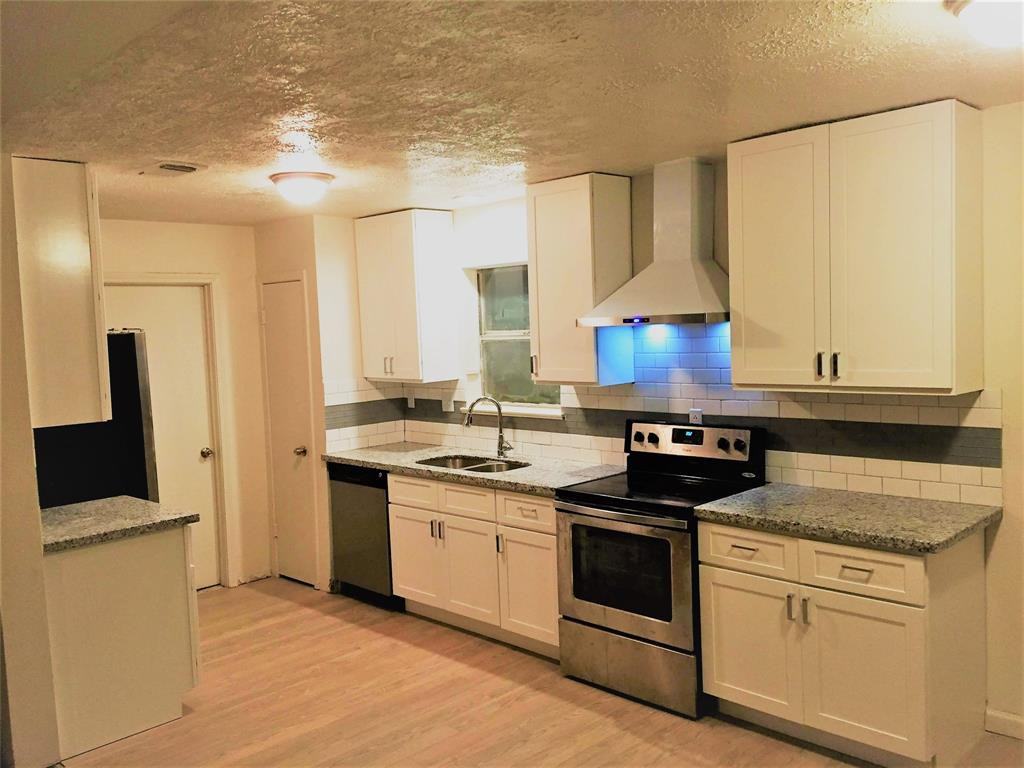 22506 Colonialgate Drive - Photo 2 of 7