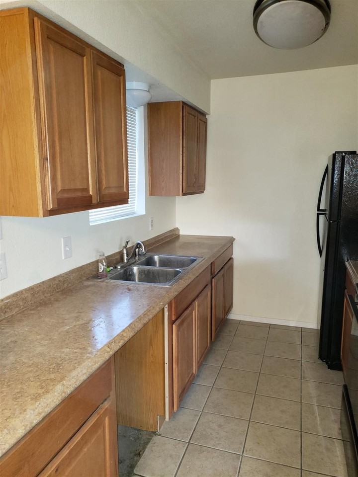 1794 W 28 St - Photo 3 of 7