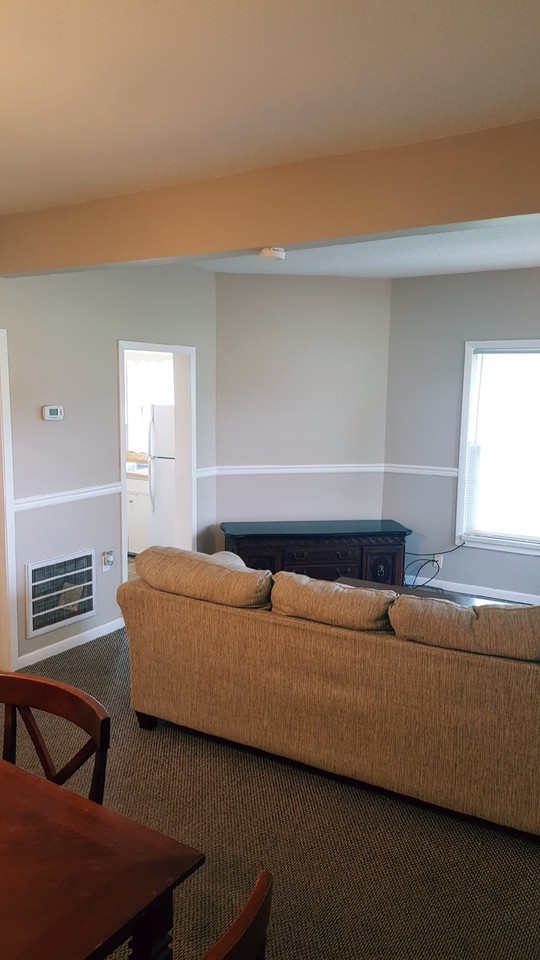 818 Lamont - Photo 2 of 6
