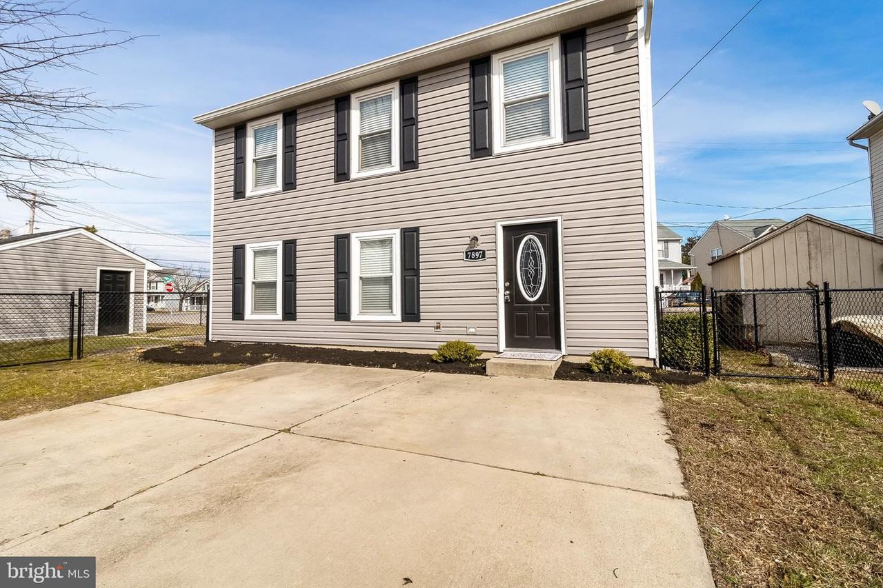 7897 W End Drive - Photo 2 of 50