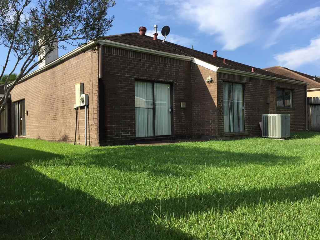 8018 Cobblefield Lane - Photo 2 of 36