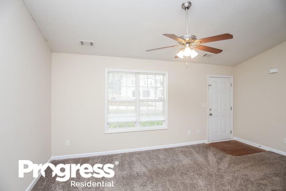 43 Thorn Thicket Way - Photo 3 of 16