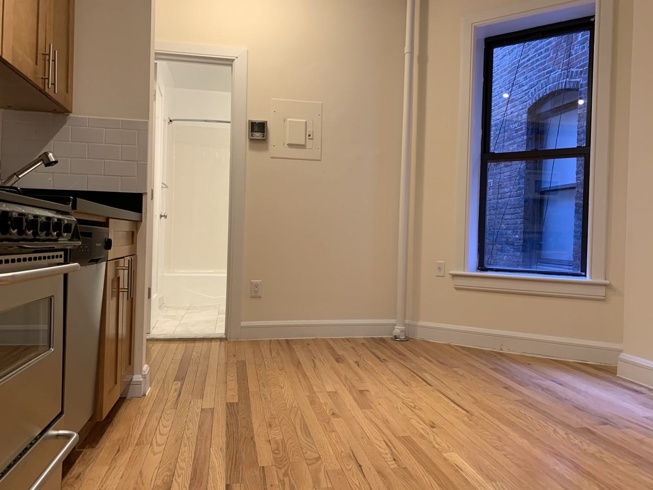 2nd Ave & E 80th St ##5RE