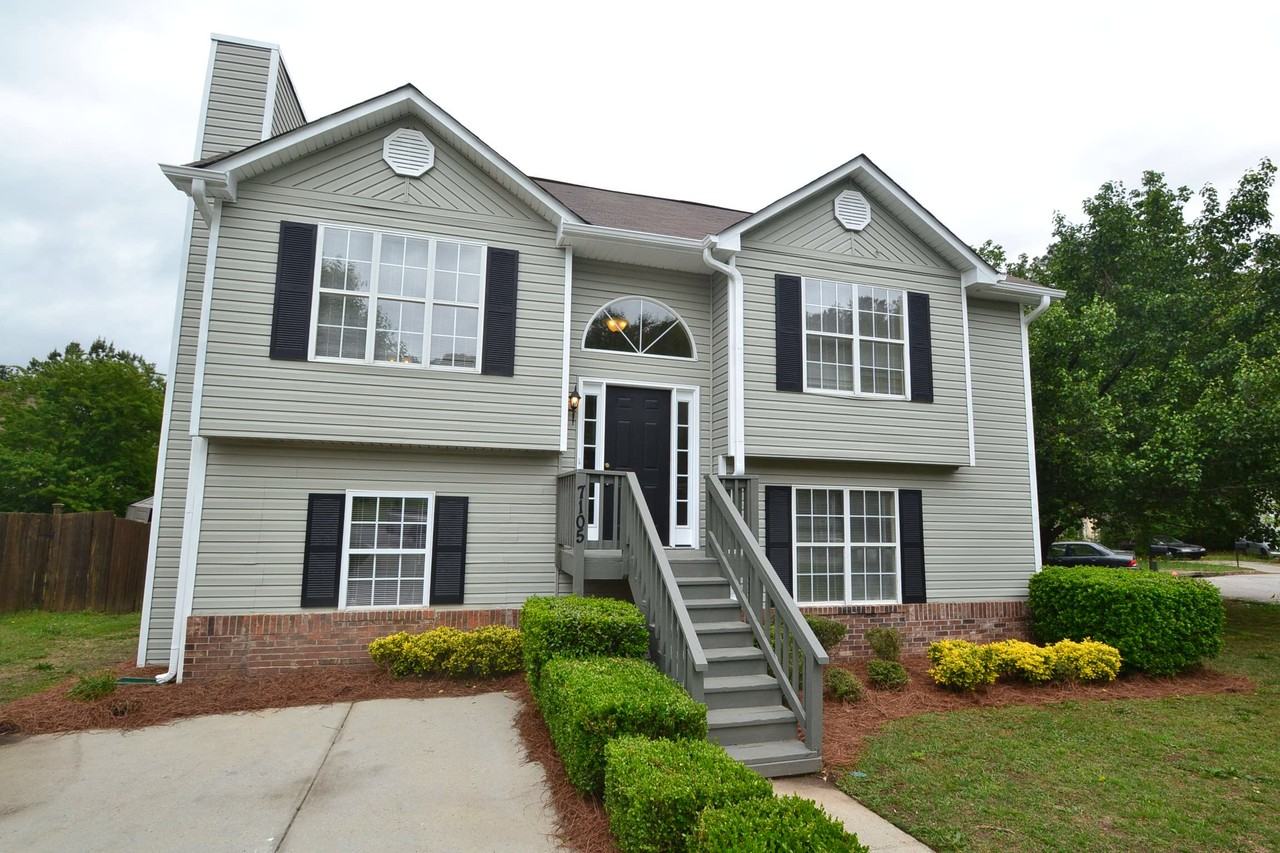 7105 E Village Ct