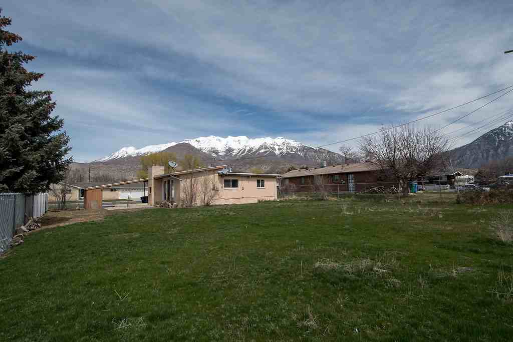 230 E 1000 N - Photo 3 of 18