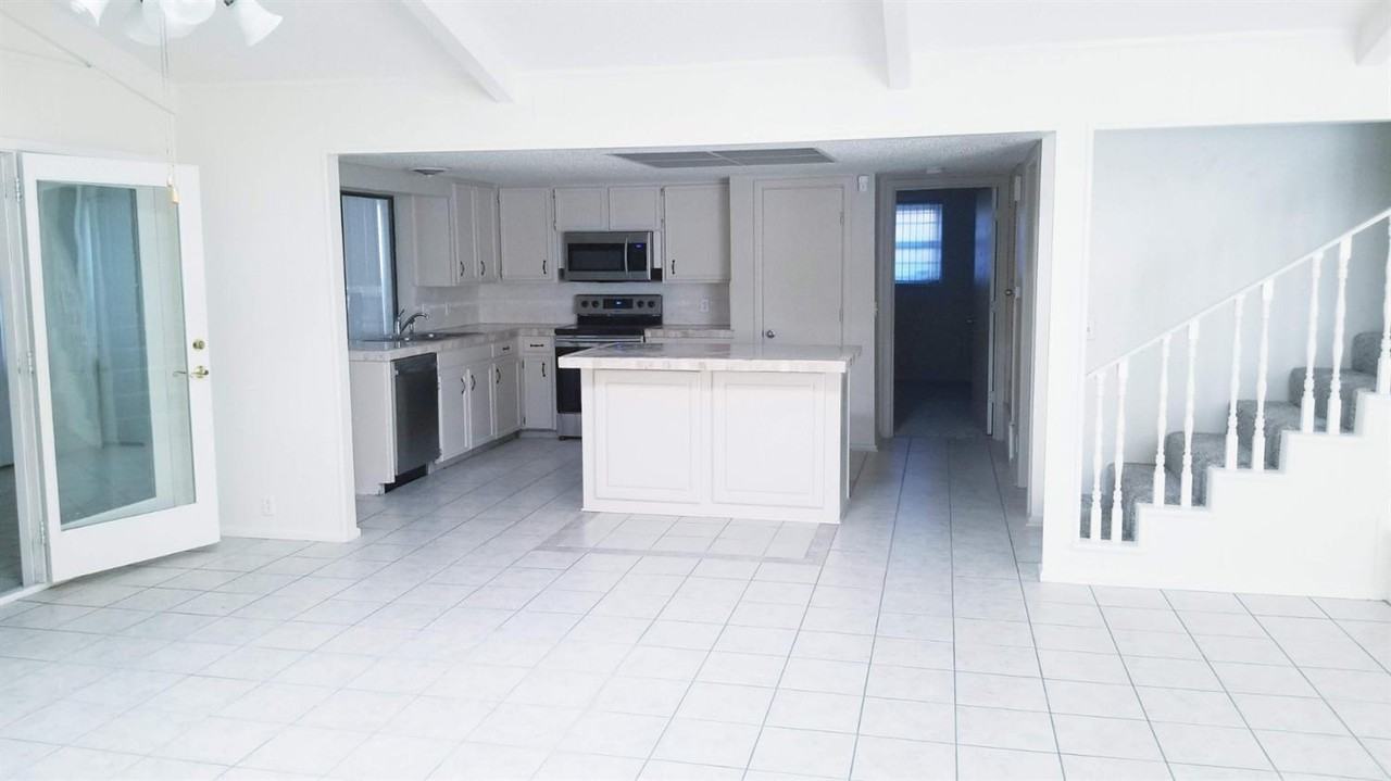 3308 78th Street - Photo 2 of 13