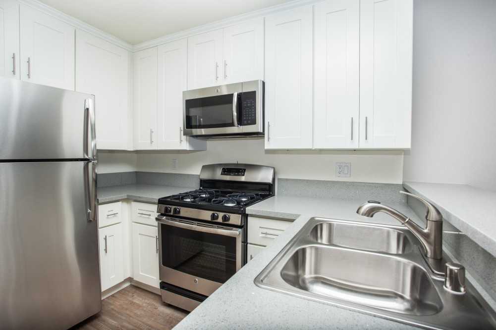 Playa Marina Apts - Photo 6 of 23