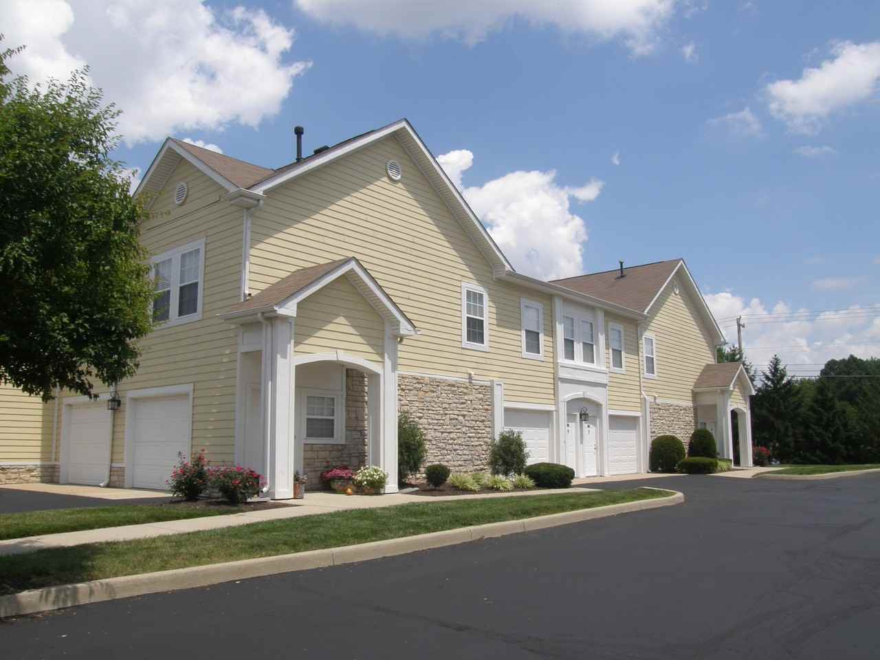 The Retreat at Carmel - Photo 3 of 41