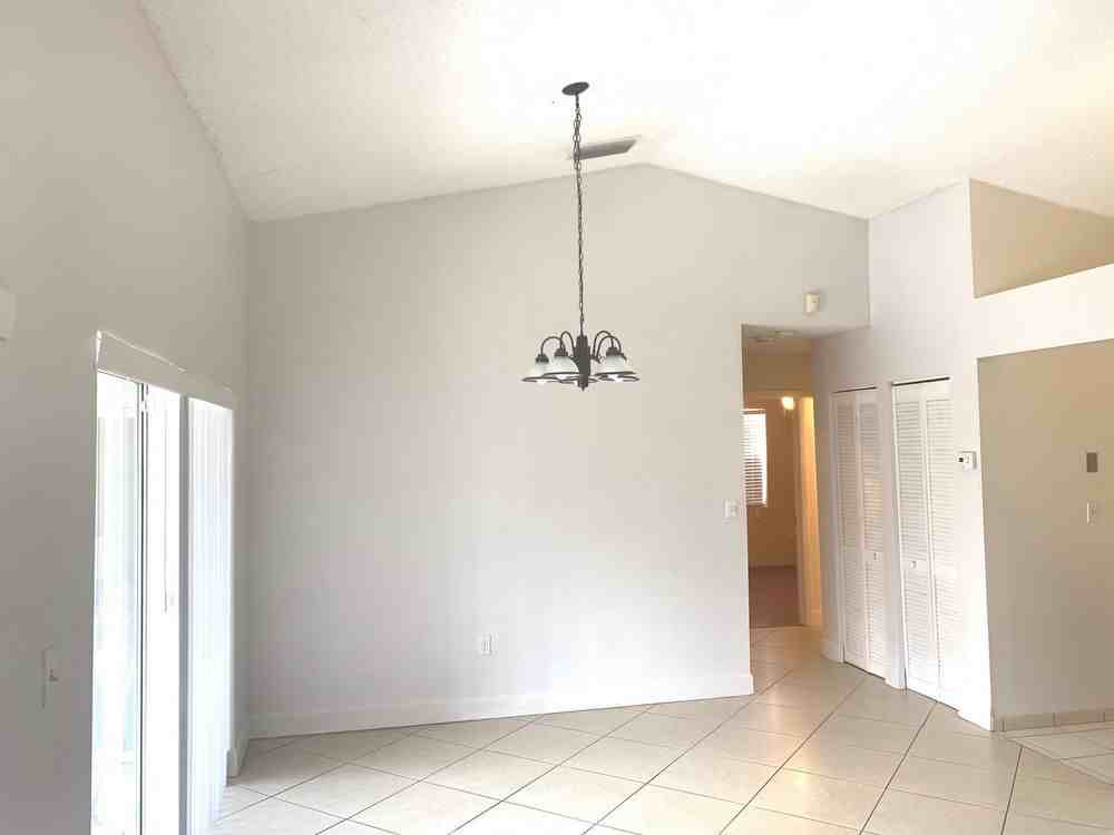 15160 Southwest 128th Avenue - Photo 3 of 12