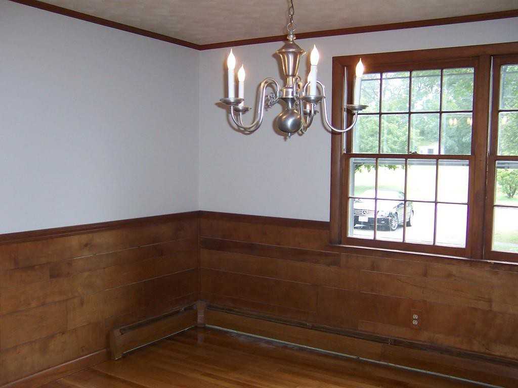 420 Wolf Swamp Rd - Photo 3 of 15