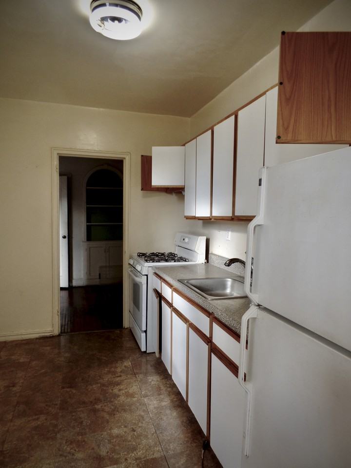 919 Park Place #3G - Photo 2 of 8