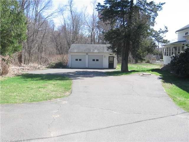 135 Hatchett Hill Ln - Photo 2 of 9