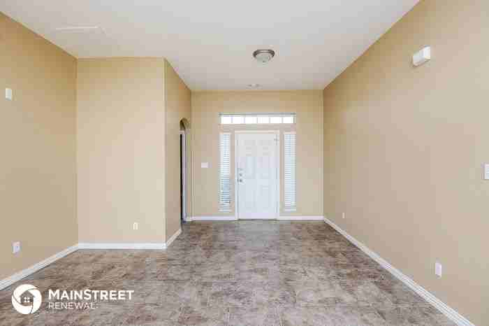 113 Currie Court - Photo 3 of 16