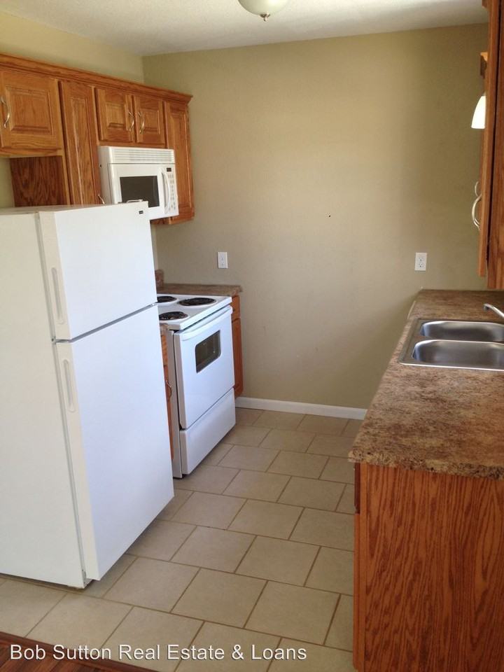 932 Harper - Photo 3 of 10