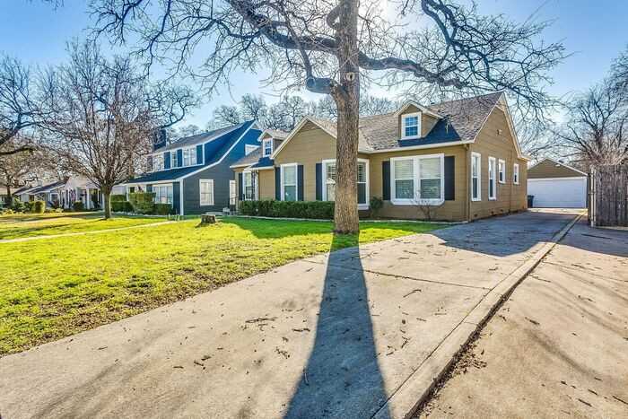 2504 Carnation Avenue - Photo 2 of 37