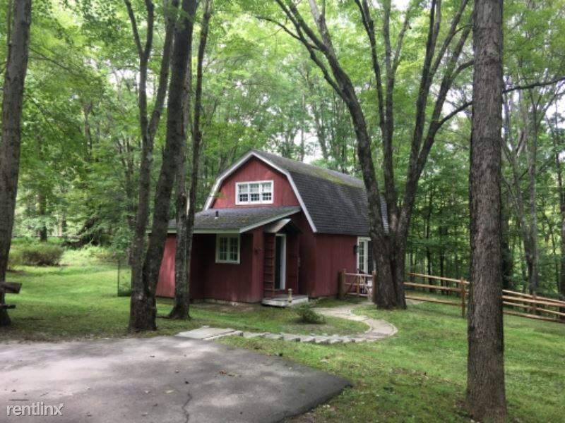 300 Chestnut Hill Rd