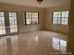 5720 Douglas St - Photo 3 of 10