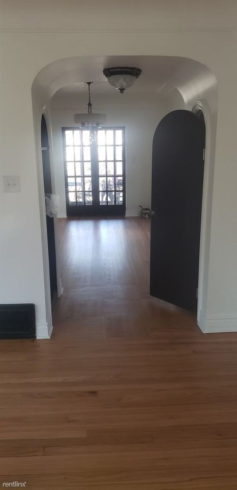 914 Pleasant Dr - Photo 3 of 11