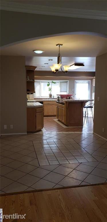 2529 N Keystone St - Photo 2 of 9