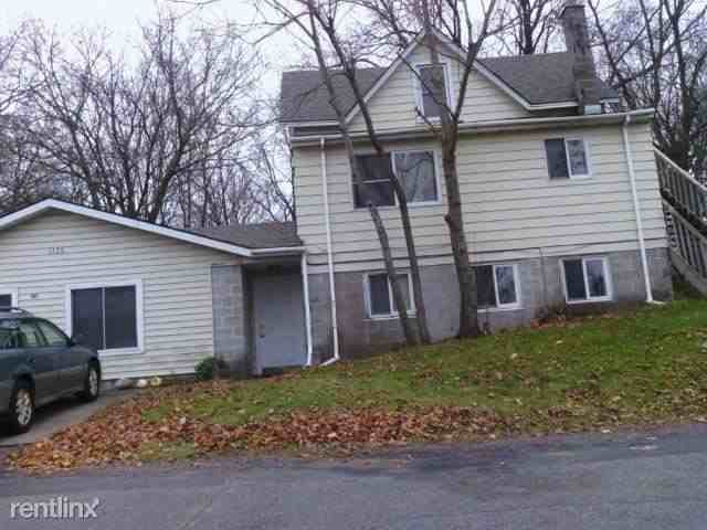 1120 15th Ave E - Photo 3 of 3