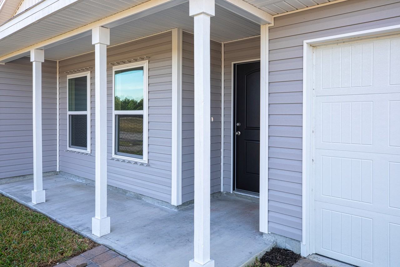 18319 Gibraltar Ln - Photo 2 of 24