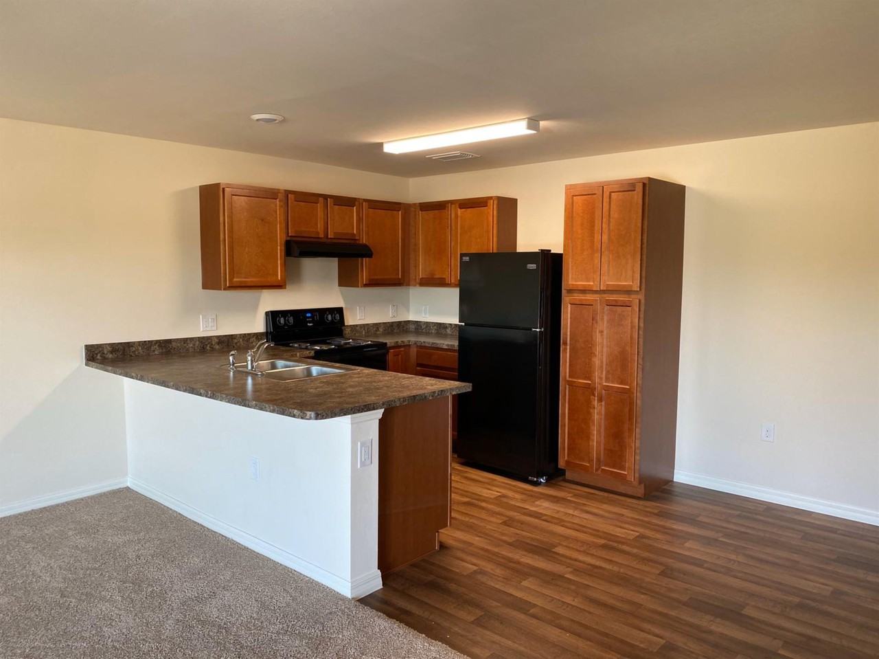 18319 Gibraltar Ln - Photo 3 of 24