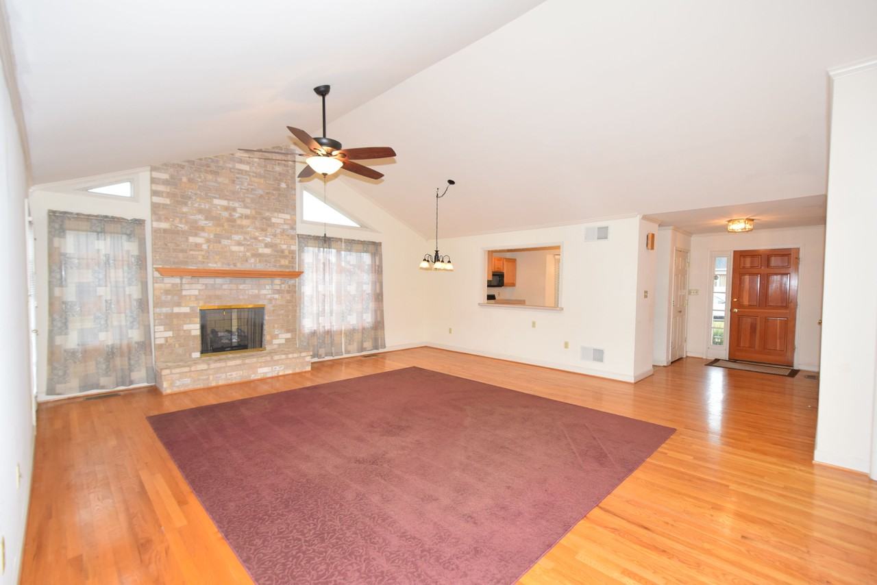 142 Fairground Rd - Photo 3 of 19