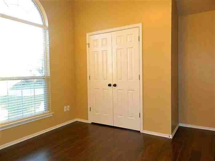 1921 Cottonwood Terrace - Photo 2 of 23